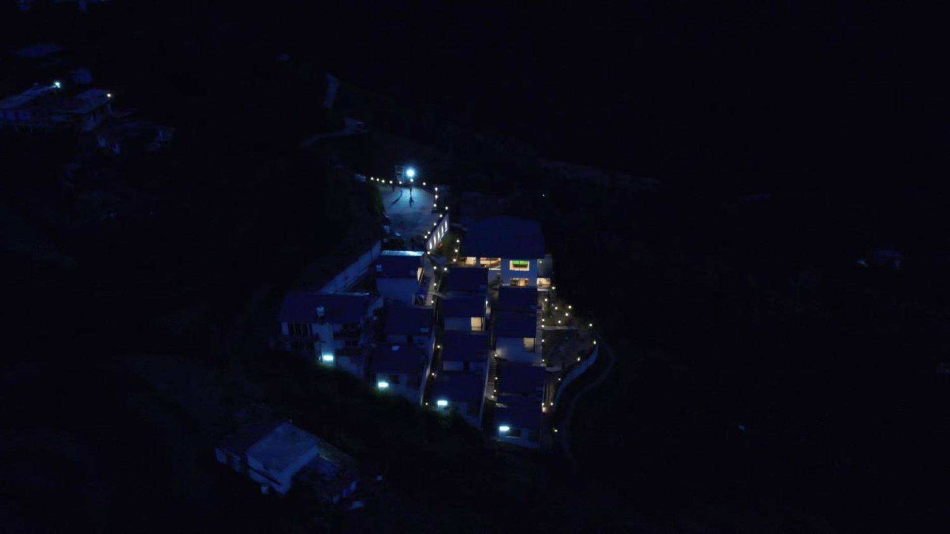 מוקטשוואר Rega Manivedya The Jungle Trail Resort מראה חיצוני תמונה