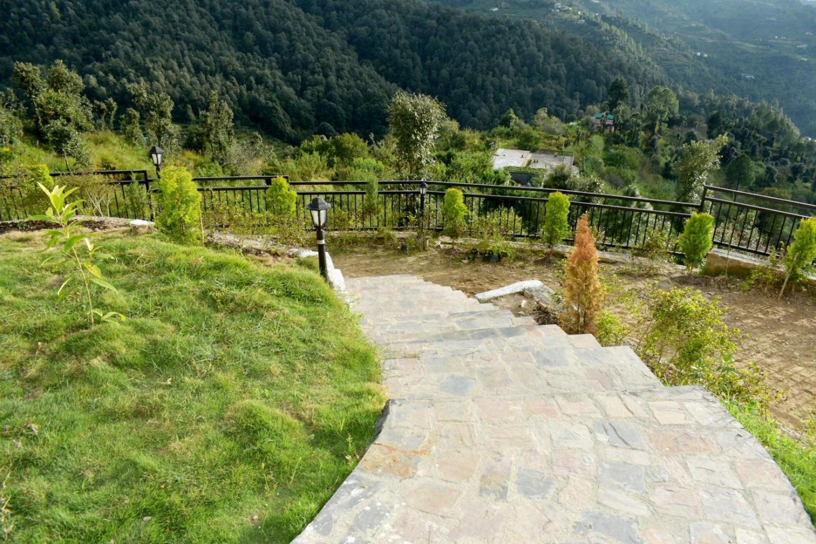 מוקטשוואר Rega Manivedya The Jungle Trail Resort מראה חיצוני תמונה