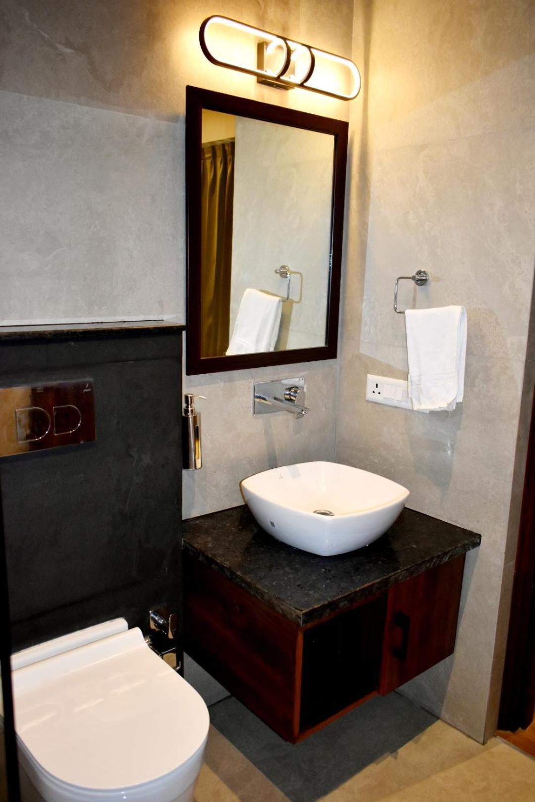 מוקטשוואר Rega Manivedya The Jungle Trail Resort מראה חיצוני תמונה